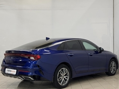 car-image